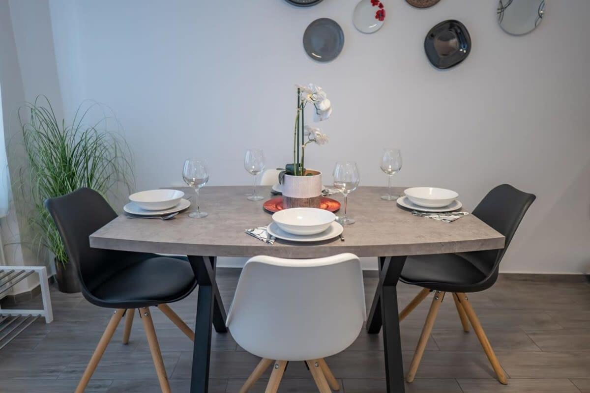 Chic Central Flat With River View Budapest Luaran gambar