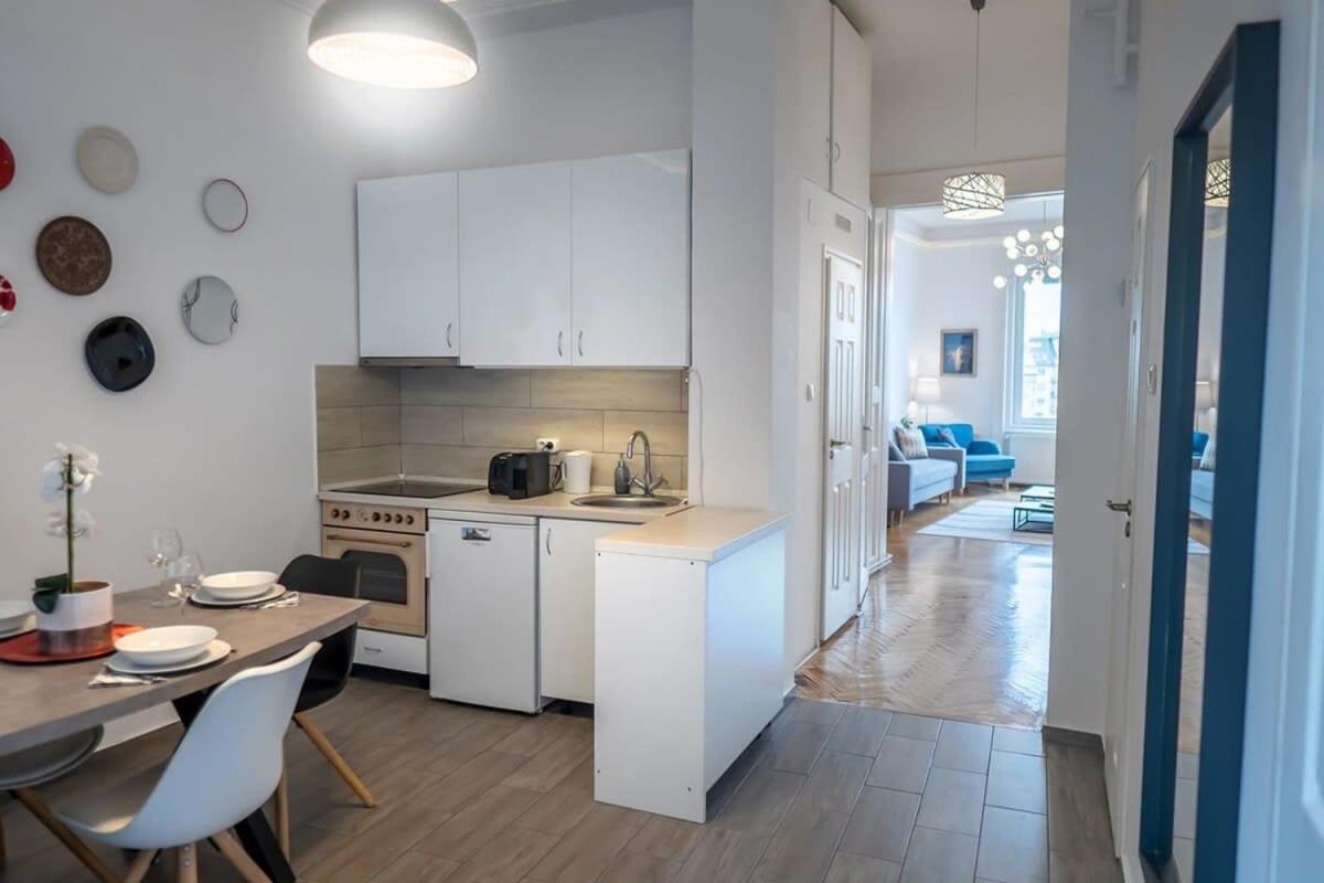 Chic Central Flat With River View Budapest Luaran gambar