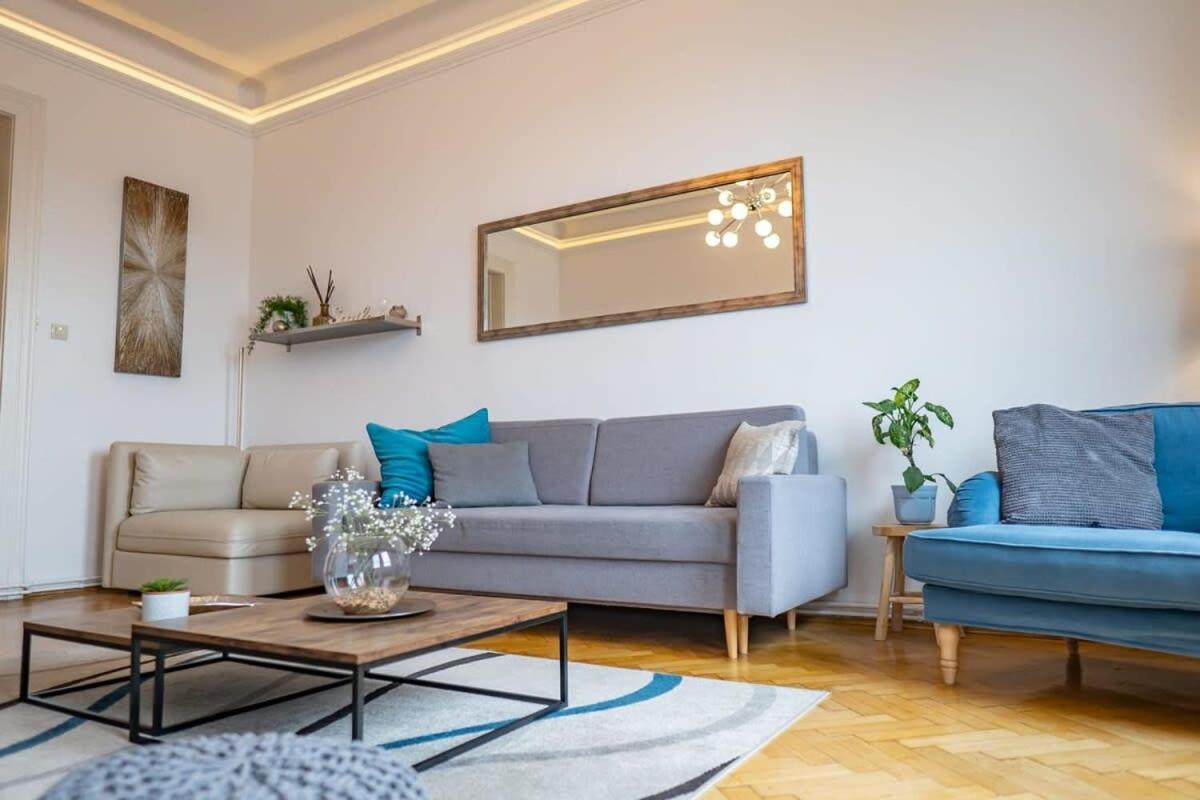 Chic Central Flat With River View Budapest Luaran gambar