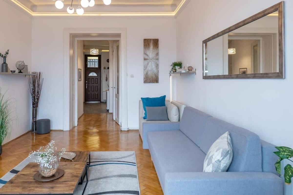 Chic Central Flat With River View Budapest Luaran gambar